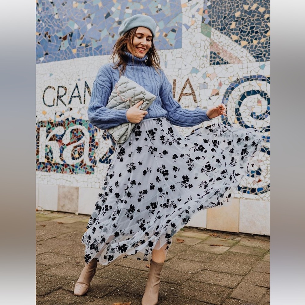 NWOT Chicwish 3D POSY LINED DOUBLE-LAYERED MESH MIDI SKIRT IN DUSTY BLUE XS - Picture 6 of 14